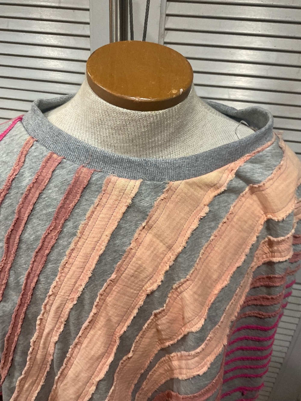 Oli & Hali mixed fabric stripes XL (18-20) LOVE ON BACK